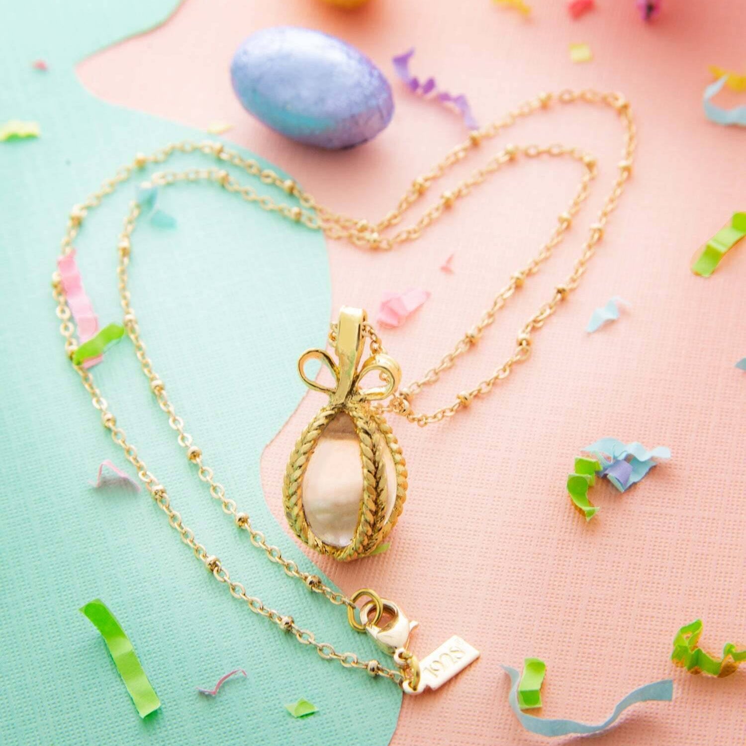 1928 Jewelry Glass Egg Pendant Necklace 24"